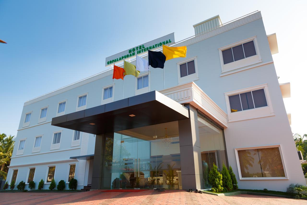 Hotel Gopalapuram International Pollāchi Esterno foto