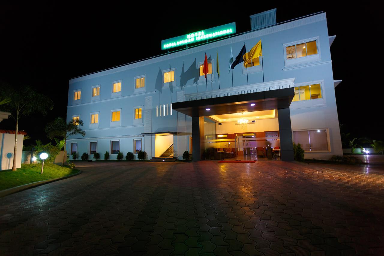 Hotel Gopalapuram International Pollāchi Esterno foto